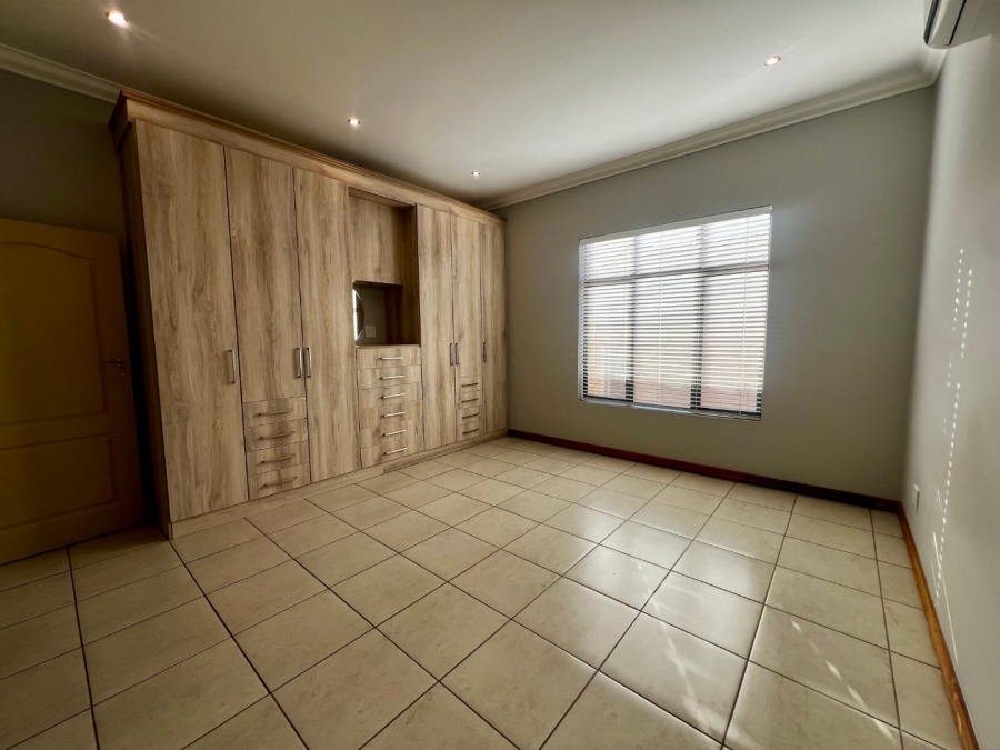 2 Bedroom Property for Sale in Xanadu North West